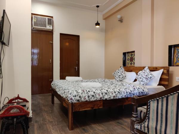 The Karauli Villa by Le Pension Stays : photo 5 de la chambre chambre double supérieure
