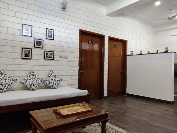 The Karauli Villa by Le Pension Stays : photo 2 de la chambre chambre double supérieure