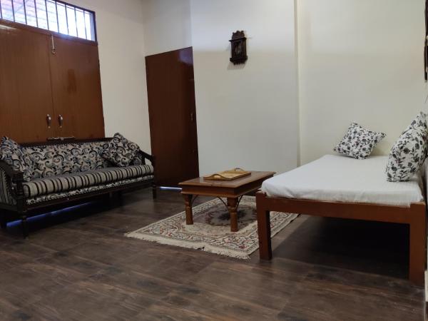 The Karauli Villa by Le Pension Stays : photo 7 de la chambre chambre double supérieure