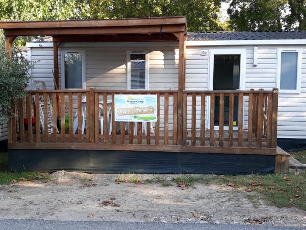 Happy Camp Mobile Homes in Camping Park Umag : photo 1 de la chambre three-bedroom mobile home happy premium 