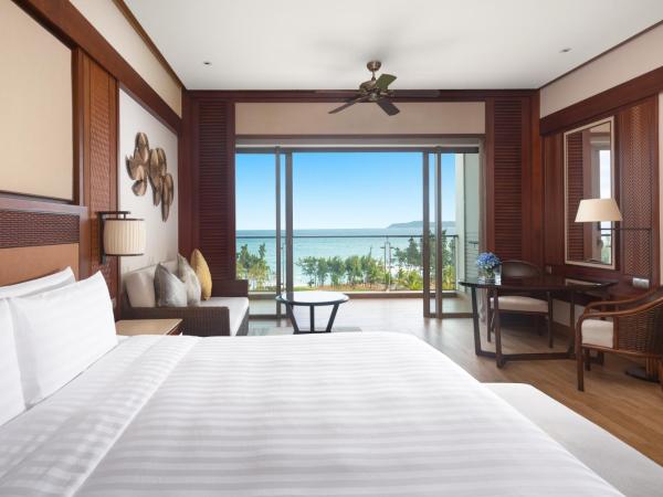 Shangri-La Sanya : photo 1 de la chambre hébergement lit king-size horizon mer