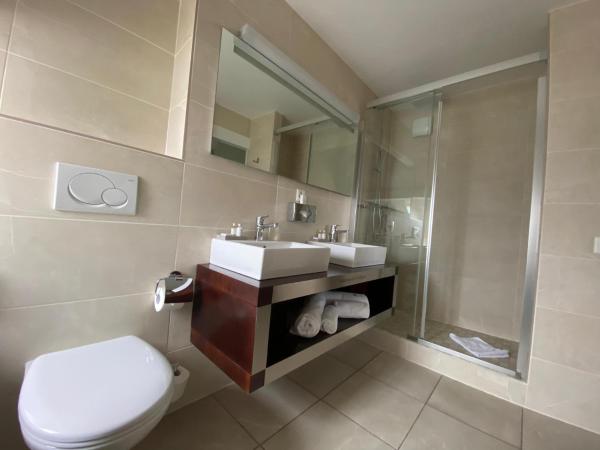 Auberge de Confignon : photo 4 de la chambre chambre double supérieure - vue sur jardin