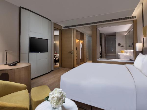 Holiday Inn Nanjing Harbour, an IHG Hotel : photo 3 de la chambre suite 1 chambre lit king-size