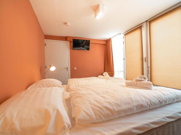 Pink Flamingo Boutique Hostel : photo 4 de la chambre chambre double deluxe avec baignoire