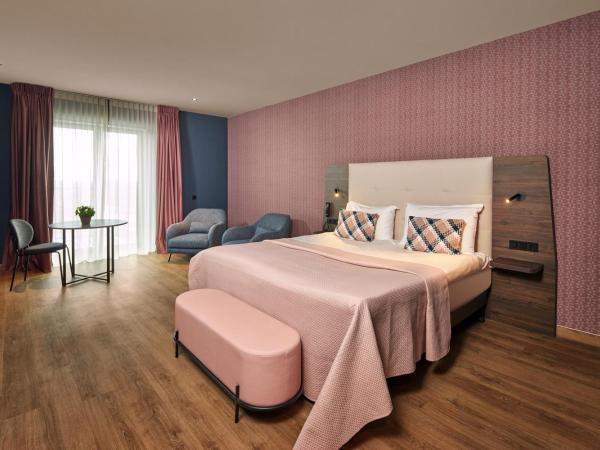 Van der Valk Hotel Haarlem : photo 1 de la chambre hébergement deluxe plus accessible aux personnes à mobilité réduite
