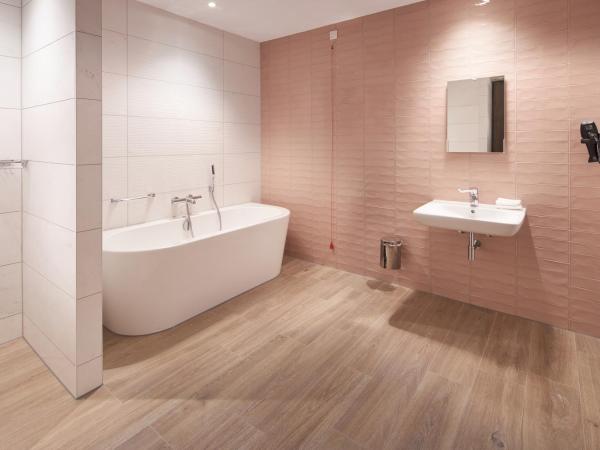Van der Valk Hotel Haarlem : photo 3 de la chambre hébergement deluxe plus accessible aux personnes à mobilité réduite