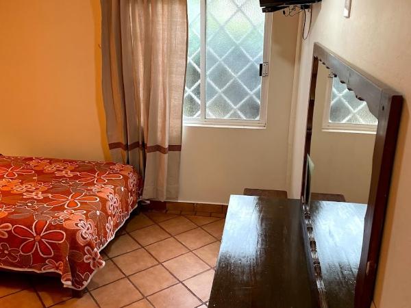 HOTEL BUGAMBILIAS : photo 3 de la chambre chambre standard avec 2 lits queen-size