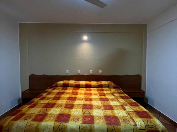 HOTEL BUGAMBILIAS : photo 7 de la chambre grande chambre simple 