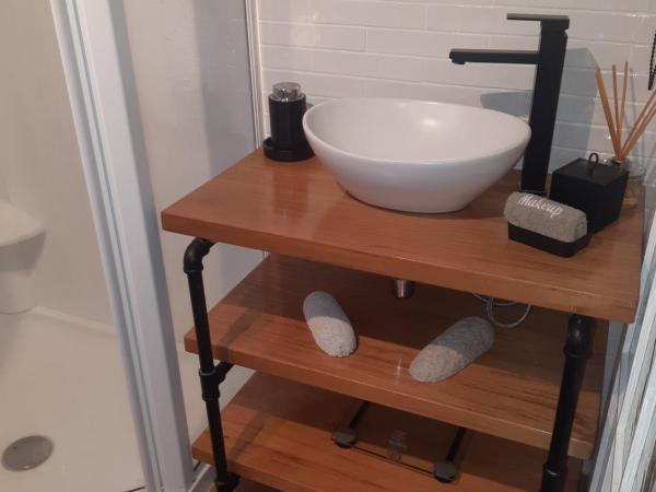 Harbour View Cottage : photo 2 de la chambre cottage 1 chambre avec vue sur le jardin