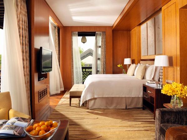 Four Seasons Hotel Hangzhou at West Lake : photo 5 de la chambre panorama king room with garden view