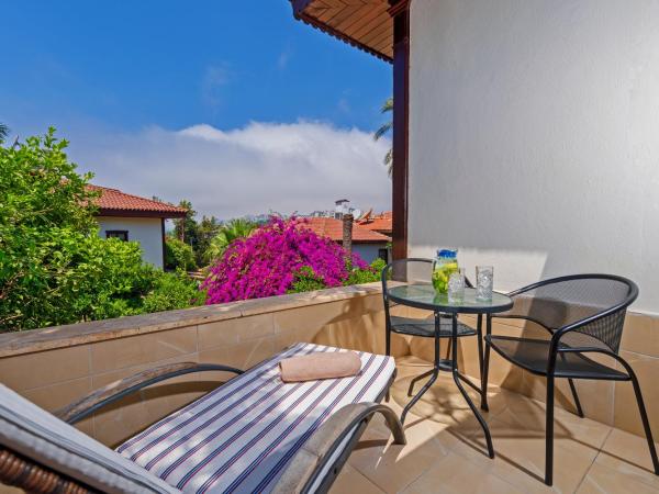 Dogan Hotel : photo 3 de la chambre chambre familiale avec balcon