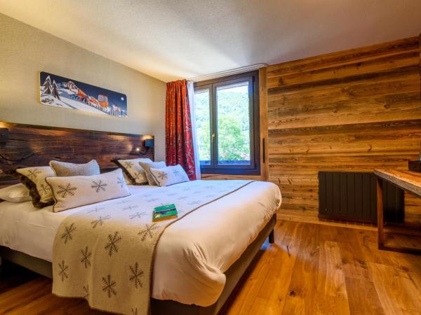 Hôtel Neste de Jade : photo 7 de la chambre chambre double ou lits jumeaux avec lit d'appoint