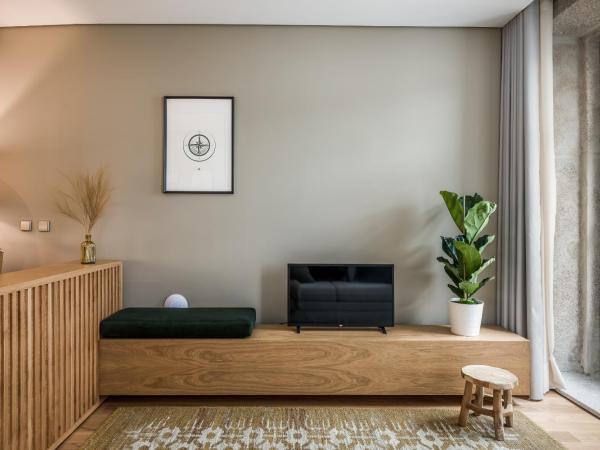 Legends House by Sweet Porto : photo 5 de la chambre chambre double ou lits jumeaux supérieure avec vue sur ville