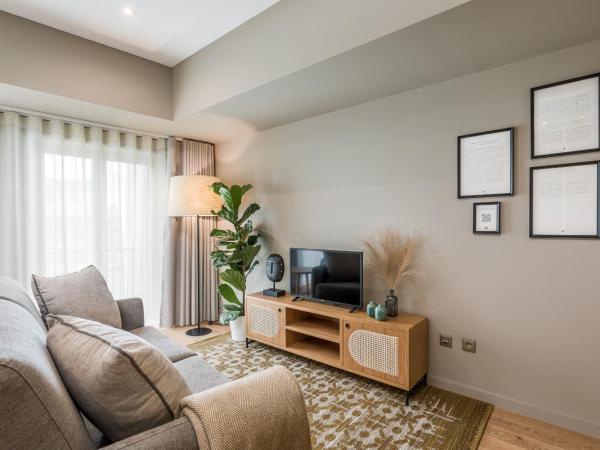 Legends House by Sweet Porto : photo 6 de la chambre chambre double ou lits jumeaux - vue sur jardin