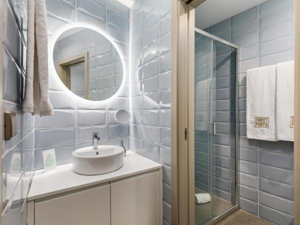 Legends House by Sweet Porto : photo 8 de la chambre chambre double ou lits jumeaux - vue sur jardin