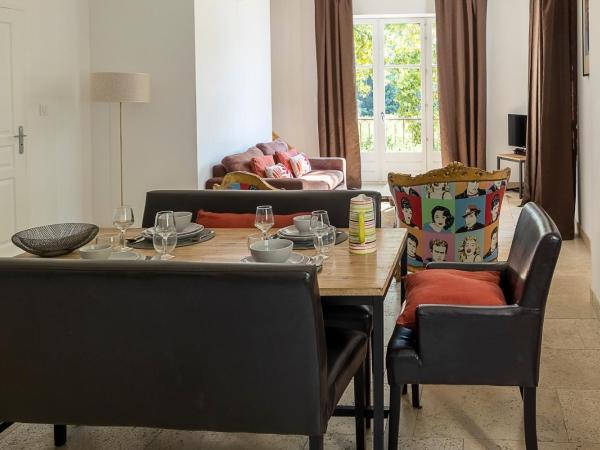 Mas de Capelou : photo 5 de la chambre appartement - vue sur jardin