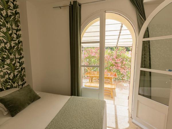 Mas de Capelou : photo 4 de la chambre chambre familiale (2 adultes et 2 enfants)