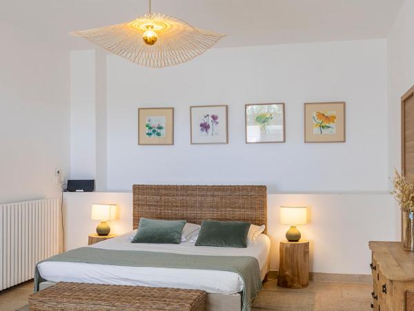 Mas de Capelou : photo 6 de la chambre chambre familiale (2 adultes et 2 enfants)