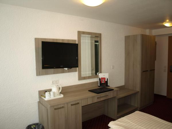 Airport Hotel Filder Post : photo 4 de la chambre chambre triple classique
