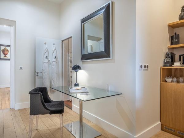 Le Palais Gallien Hôtel & Spa : photo 2 de la chambre suite avec terrasse et bain à remous