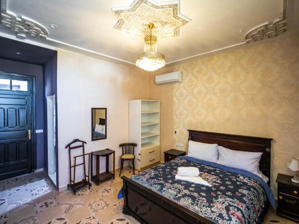 Palais Shazam & SPA : photo 7 de la chambre chambre double - vue sur montagne