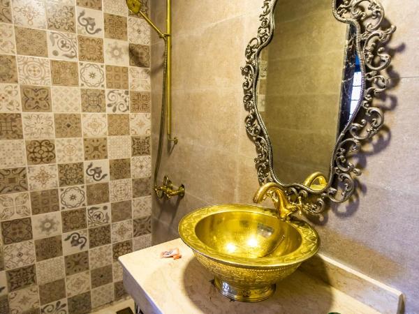 Palais Shazam & SPA : photo 8 de la chambre chambre double - vue sur montagne