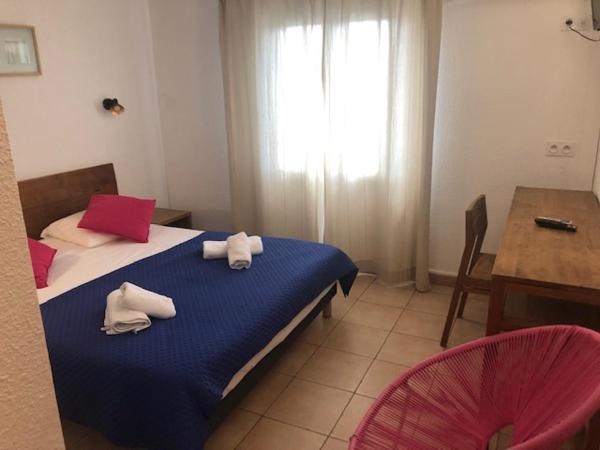 Hotel Le Bleu Marine : photo 8 de la chambre chambre double avec balcon ou terrasse