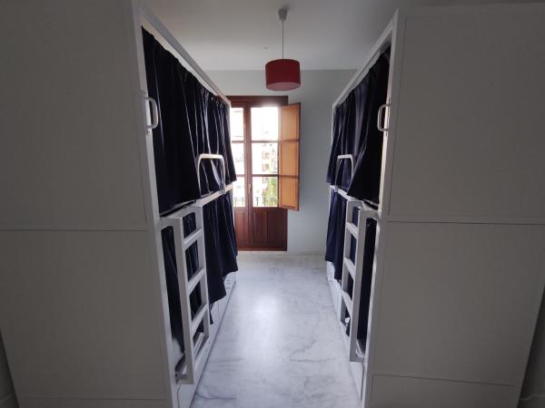 New Samay Hostel : photo 1 de la chambre lit dans un dortoir de 4 lits