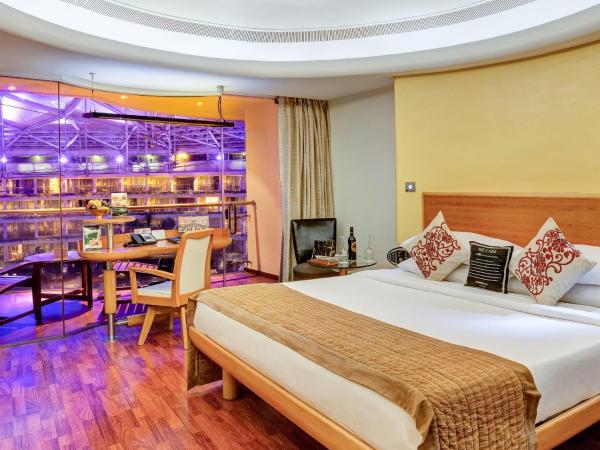 Hotel Sahara Star : photo 1 de la chambre chambre lit king-size mercure avec baignoire et balcon privé - vue sur lagune