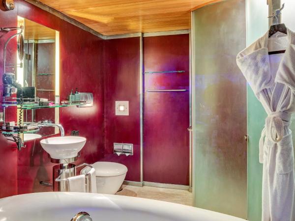 Hotel Sahara Star : photo 3 de la chambre chambre lit king-size mercure avec baignoire et balcon privé - vue sur lagune