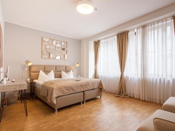 TM Hotel Düsseldorf : photo 1 de la chambre chambre double avec lit d'appoint