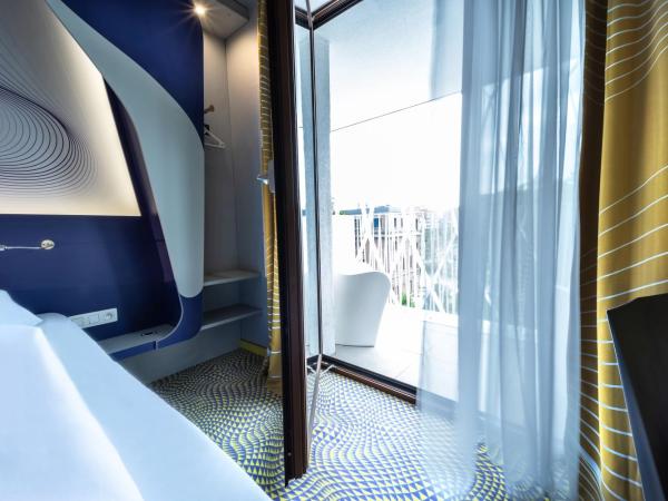 prizeotel Antwerp-City : photo 3 de la chambre chambre design avec balcon