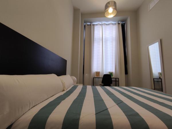 New Samay Hostel : photo 4 de la chambre chambre double avec salle de bains privative