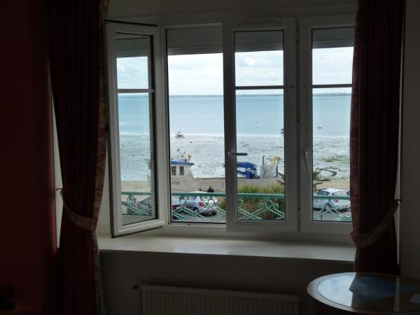 Le Cancalais : photo 2 de la chambre chambre double avec vue sur la mer