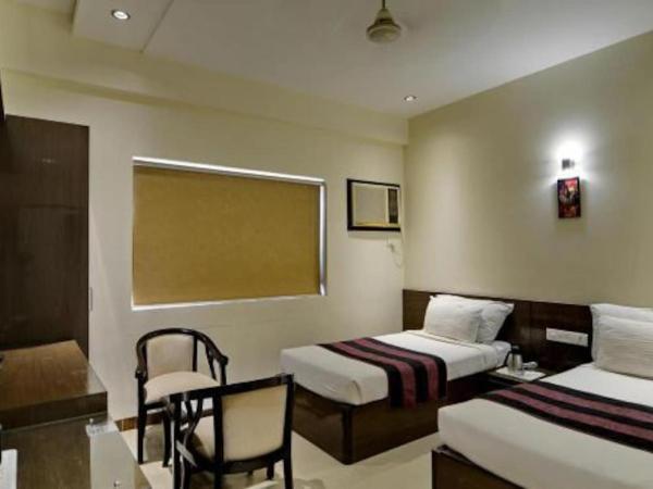 Hotel Karan Vilas : photo 6 de la chambre chambre deluxe double ou lits jumeaux