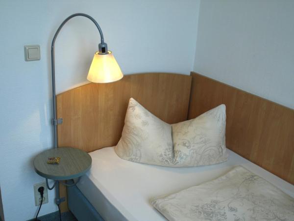 Central-Classic Hotel : photo 2 de la chambre chambre simple