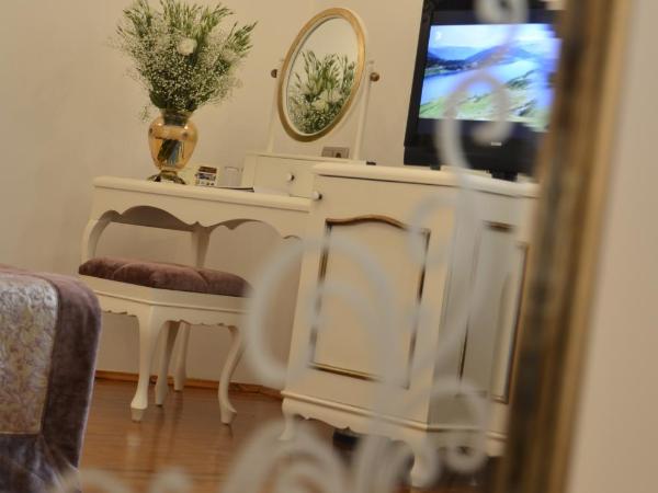 Tuvana Hotel : photo 4 de la chambre chambre triple premier