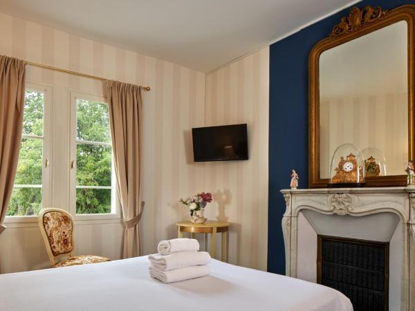 Htel De France Et De Guise : photo 4 de la chambre chambre double deluxe avec vue sur chteau