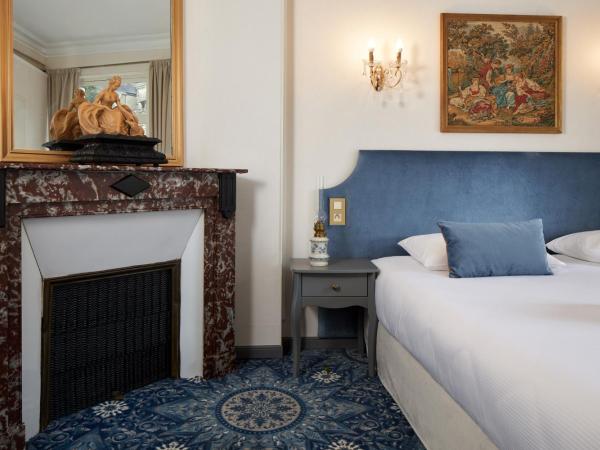 Hôtel De France Et De Guise - 1891 : photo 7 de la chambre chambre double deluxe avec vue sur château