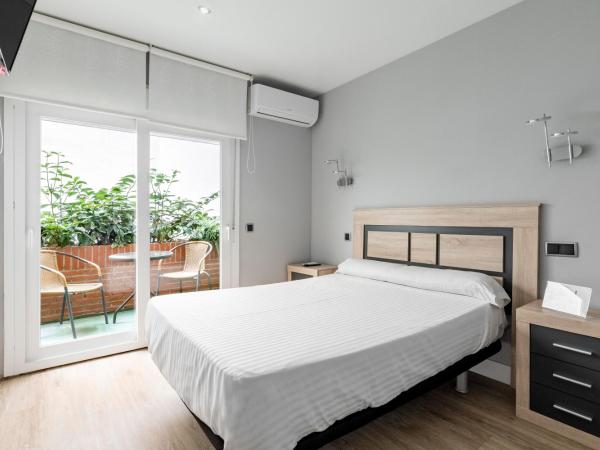 Hostal Los Ángeles : photo 2 de la chambre chambre double avec terrasse