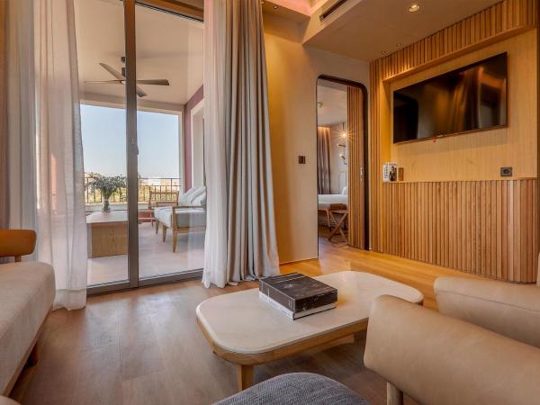 Only YOU Hotel Málaga : photo 3 de la chambre suite junior terrace larios