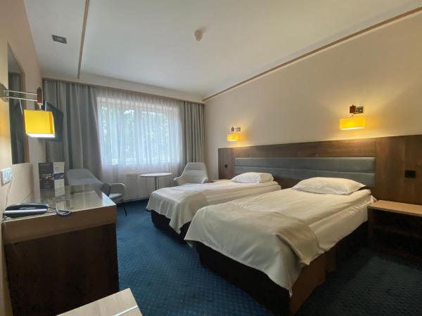 Hotel Ambasador Chojny : photo 3 de la chambre chambre lits jumeaux standard