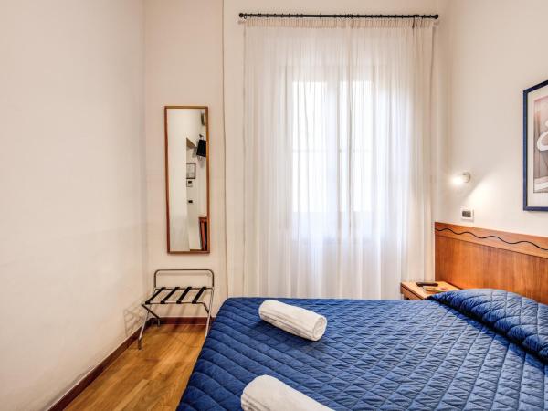 Hotel Nuova Italia : photo 2 de la chambre chambre double ou lits jumeaux