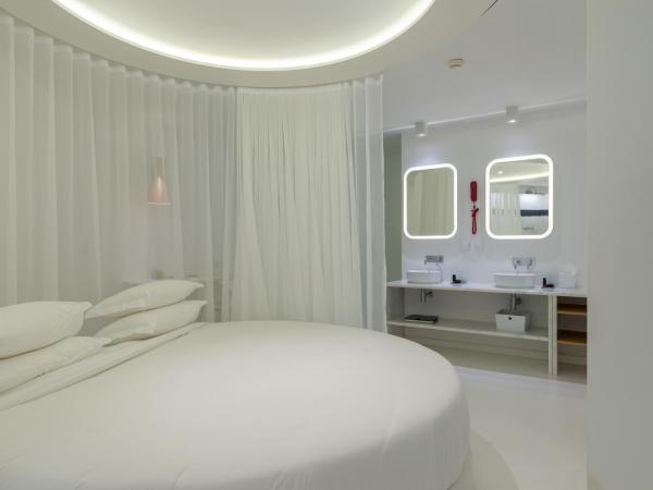 Hotel California Urban Beach - Adults Only : photo 3 de la chambre suite d