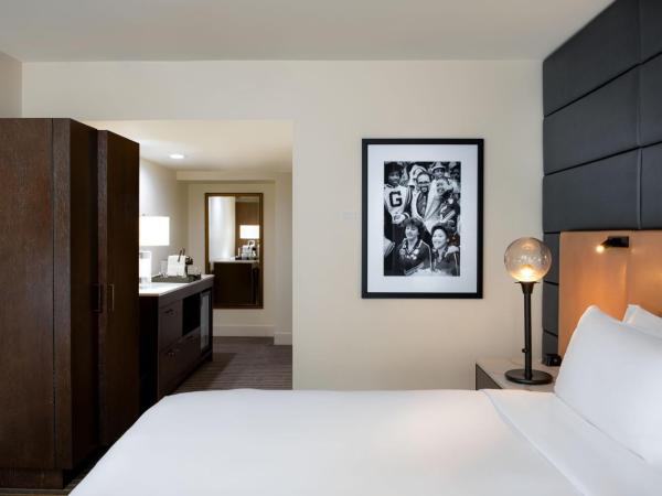Hotel Theodore : photo 1 de la chambre chambre lit king-size premium