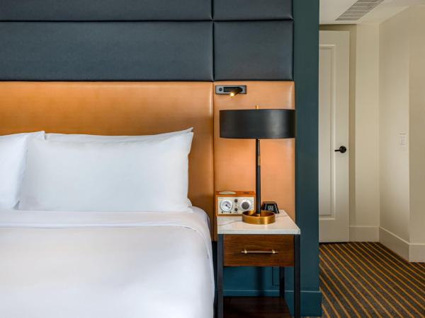 Hotel Theodore : photo 3 de la chambre chambre lit king-size supérieure