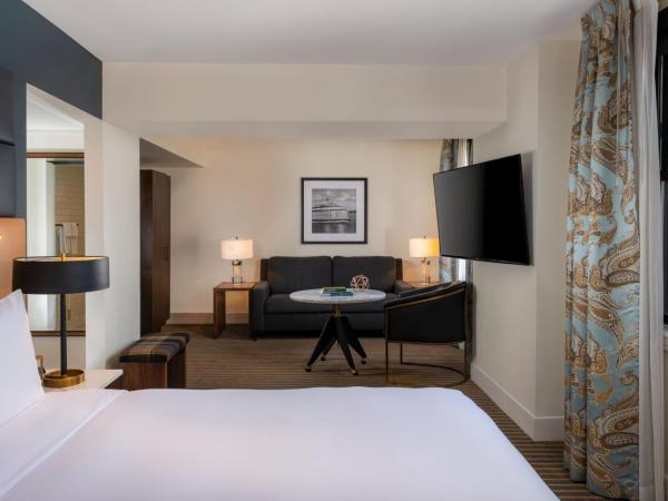 Hotel Theodore : photo 2 de la chambre chambre lit king-size supérieure