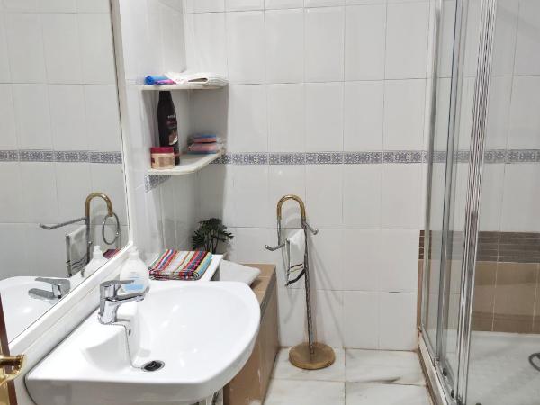 Apartamento El Duque - Plaza de las Tendillas : photo 5 de la chambre chambre double avec salle de bains commune