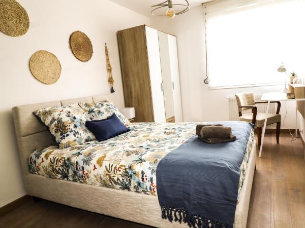 HOMEY LA COLOC DU 40 - Colocation haut de gamme de 4 chambres uniques et privées - Proche transports en commun - Aux portes de Genève : photo 7 de la chambre chambre double avec salle de bains privative extérieure