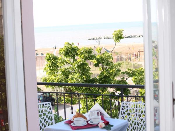 Hotel Maria Serena : photo 4 de la chambre chambre quadruple confort avec vue sur la mer